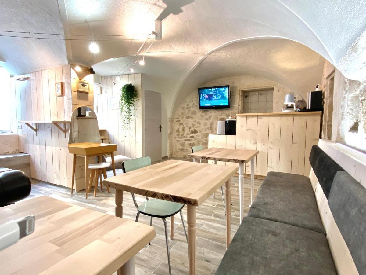 Espace Le Cheval Blanc คาสเตลนู-เลอ-เลซ์ ภายนอก รูปภาพ