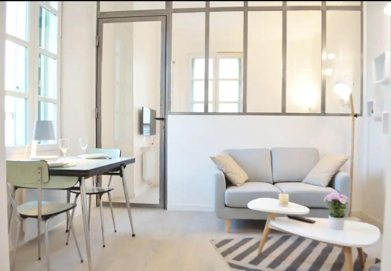 Espace Le Cheval Blanc คาสเตลนู-เลอ-เลซ์ ภายนอก รูปภาพ